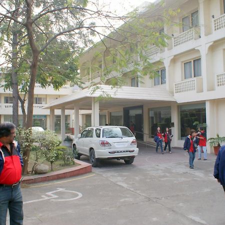 Ritz Plaza Hotel Amritsar Exterior photo