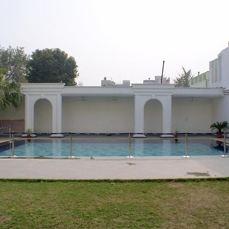 Ritz Plaza Hotel Amritsar Exterior photo