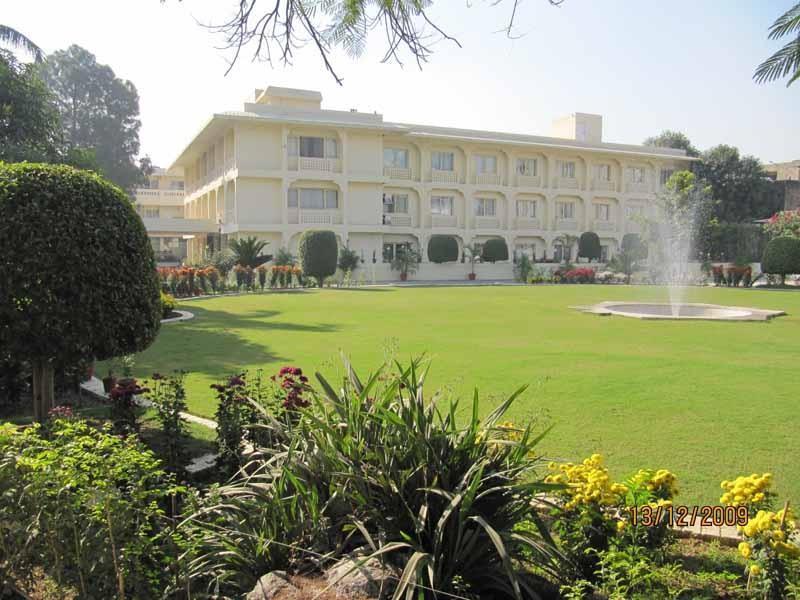 Ritz Plaza Hotel Amritsar Exterior photo